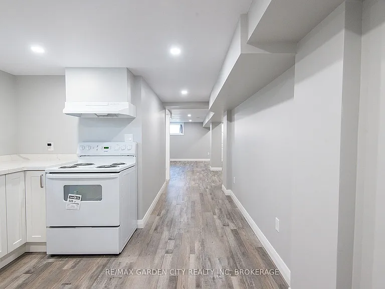 191 Russell Ave #LOWER — Photo 15