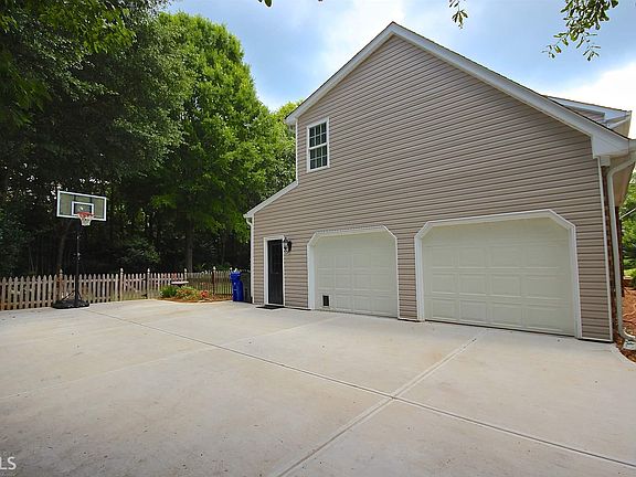 2nd image of 229 Columns Ln