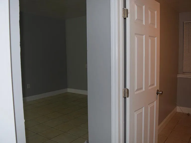 301 SW 8th St #1 — Photo 25