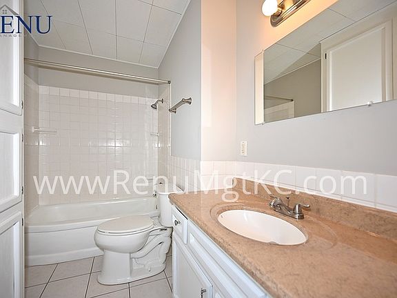 4th image of 4523 S Crysler Ave