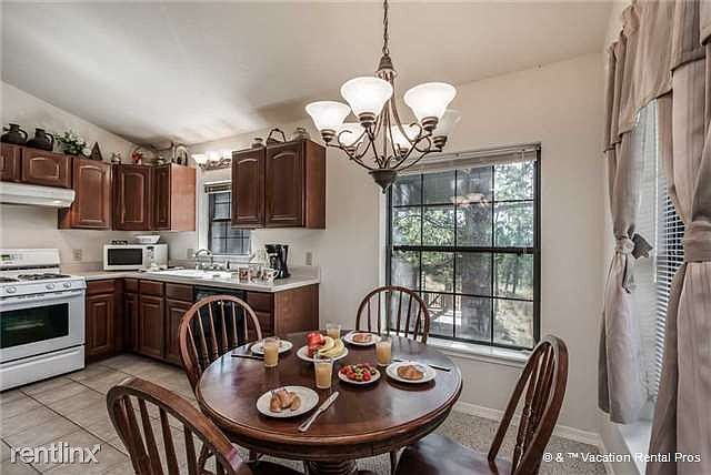 You will love dining together