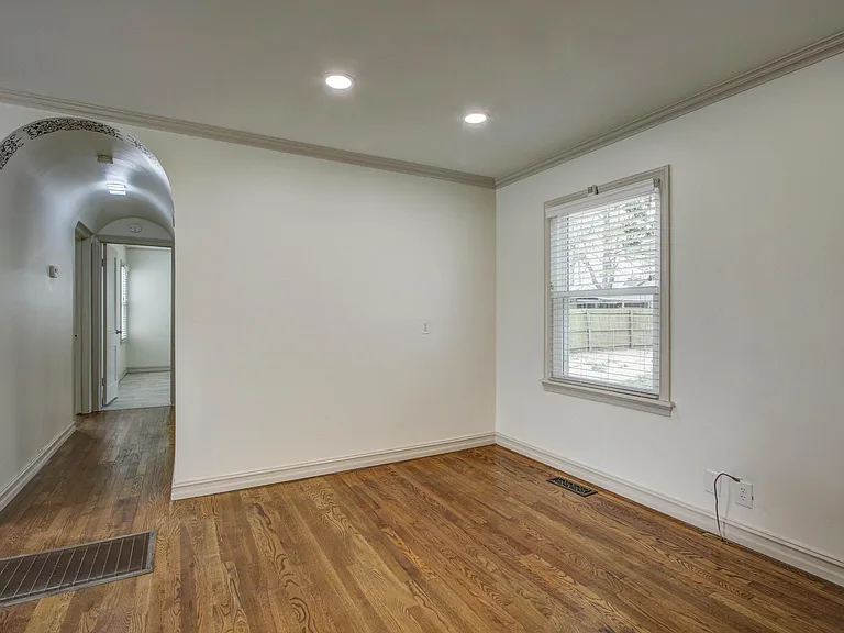 4252 S Cincinnati Ave — Photo 6
