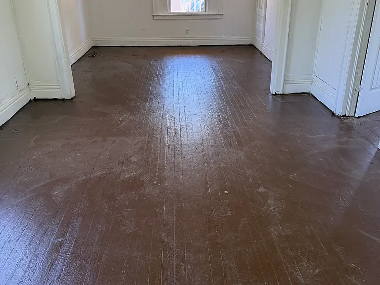 144 Box Ave — Photo 3