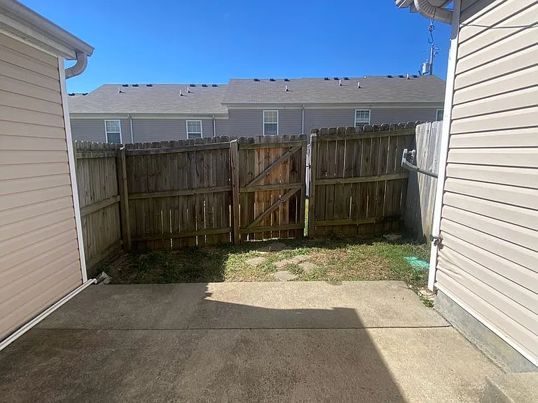 6021 Cullen Dr — Photo 20