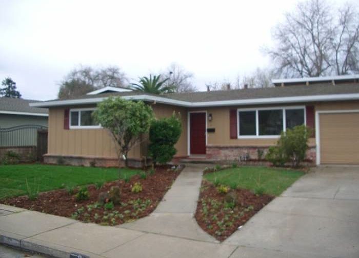 1st image of 3 Blossom Dr