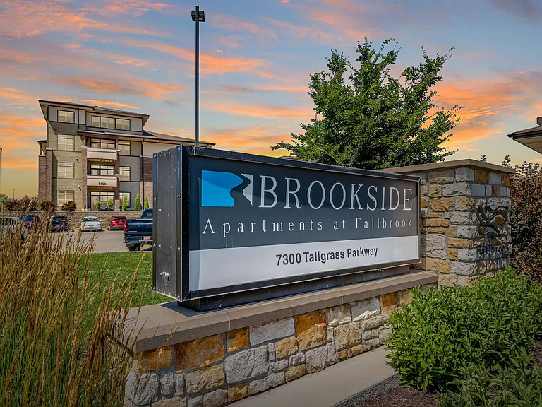 Brookside Apartments — Photo 8