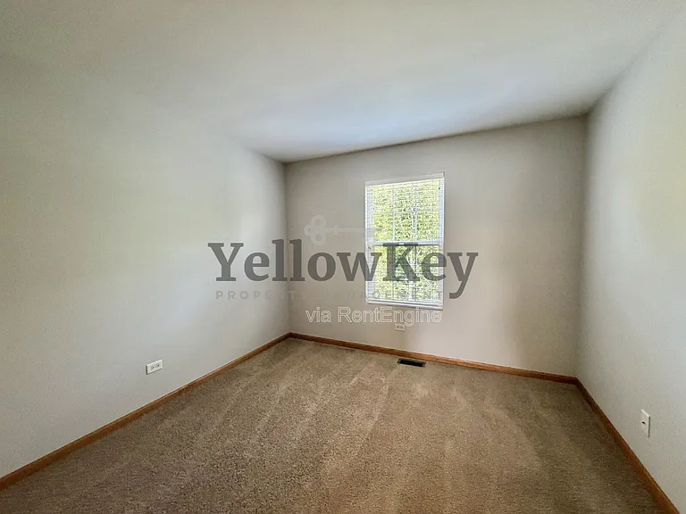 4933 Courtland Cir — Photo 9