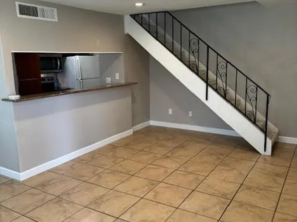 6632 E Calle La Paz Unit B, Tucson, AZ 85715