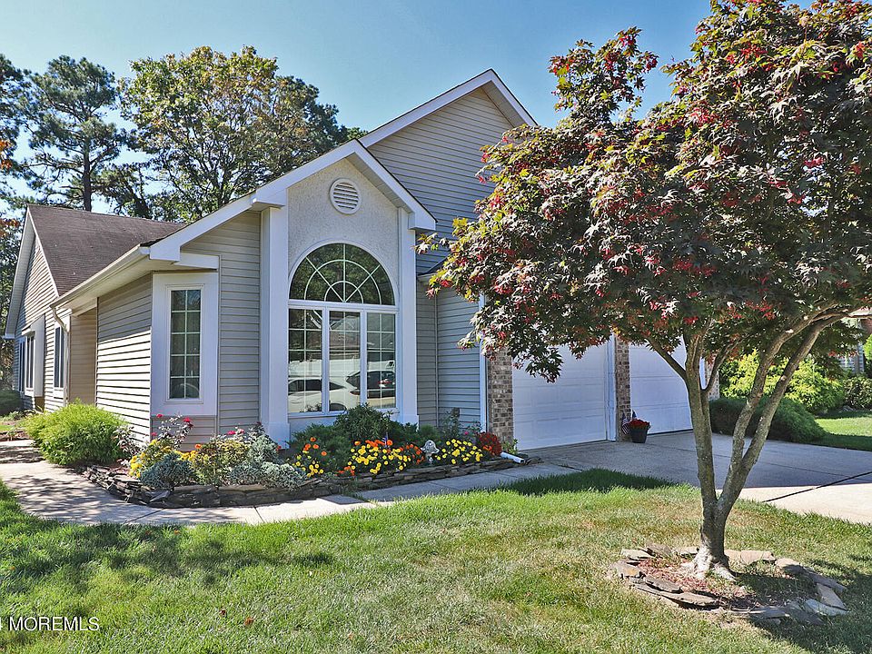 1st image of 1605 Sweetbay Drive