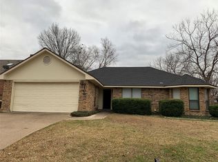 6106 Barnhill Ct, Arlington, TX 76016