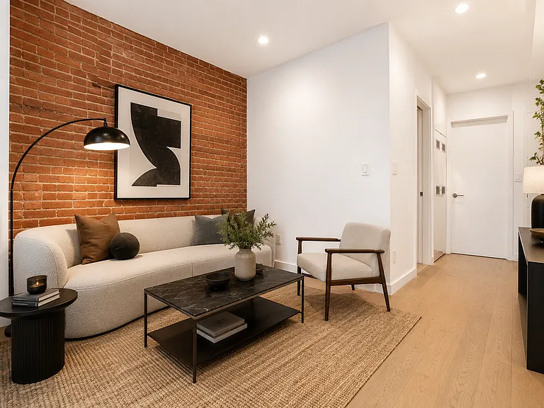130 Allen St #13 — Photo 1