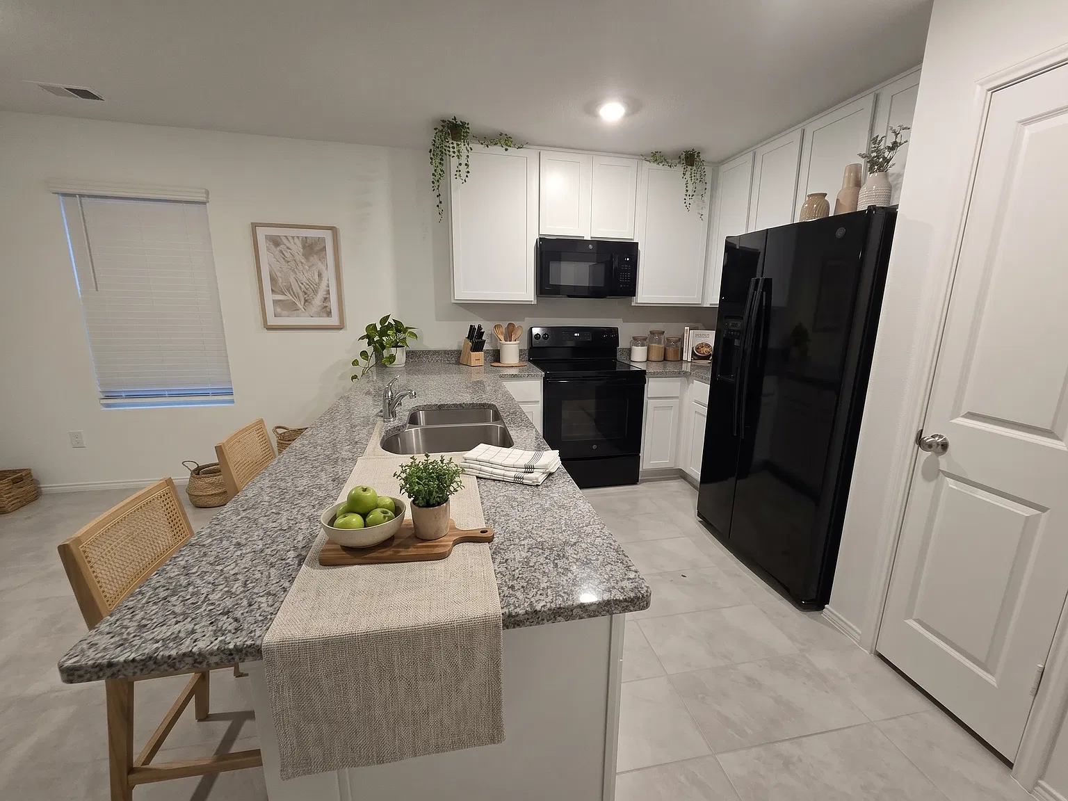 3 bed, 1479 sqft, $1,795 — Photo 3