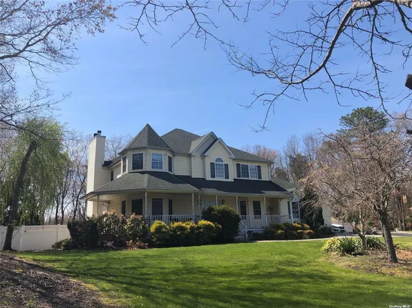 15 Ricky Road, Manorville, NY 11949