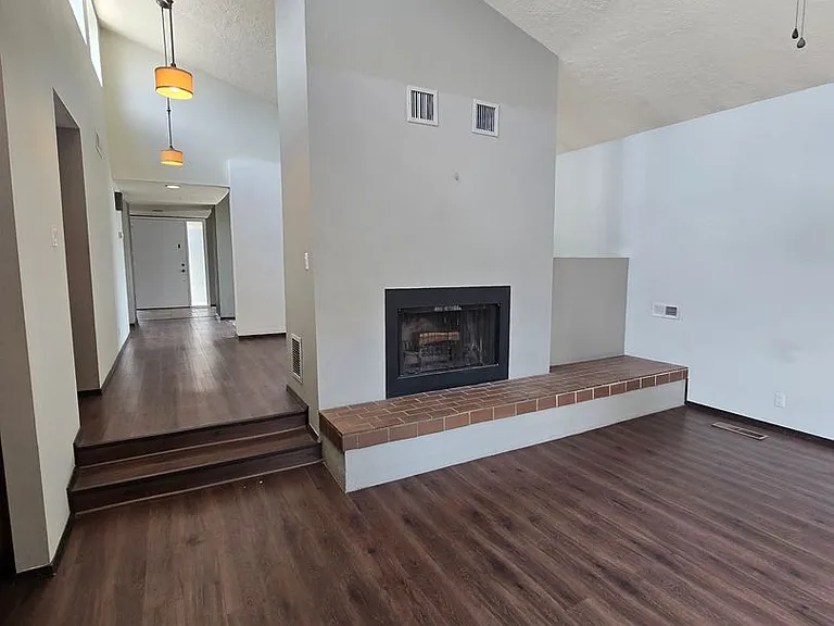 3116 Dallas St NE — Photo 6