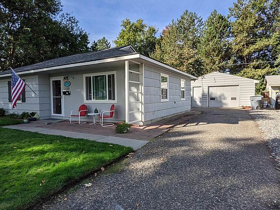 2nd image of 1319 Cottonwood Dr