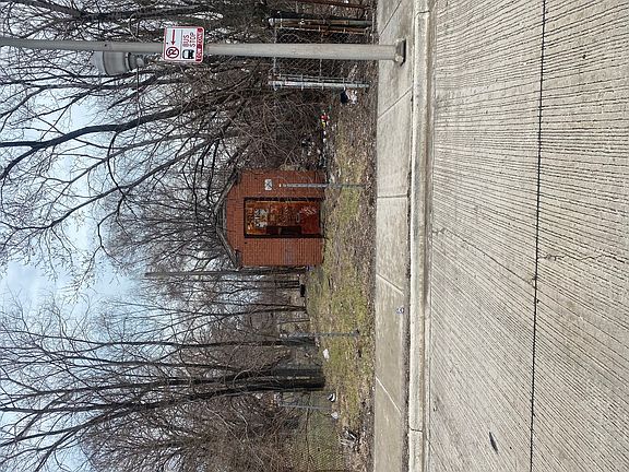 2nd image of 5621 S Wentworth Ave