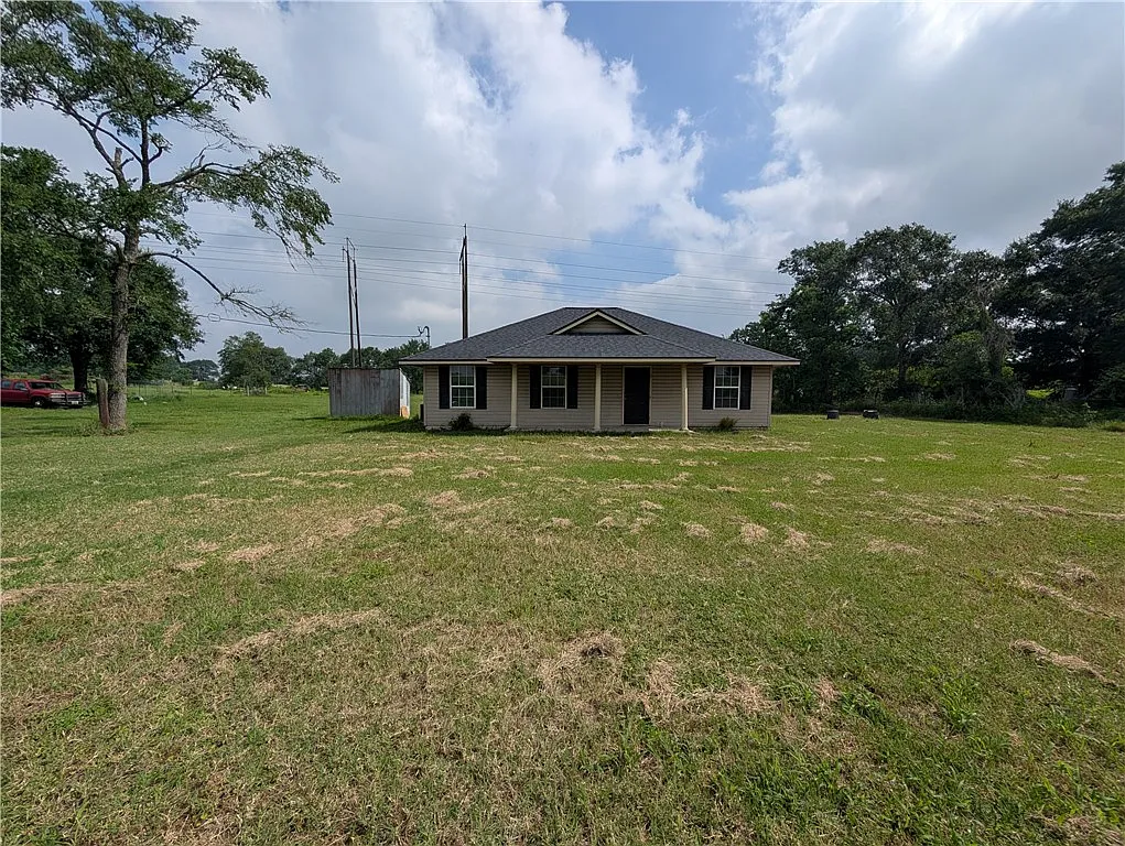 3 bed, 1280 sqft, $2,000 — Photo 1