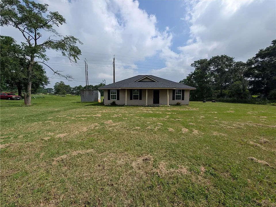 3521 State Highway 105 E