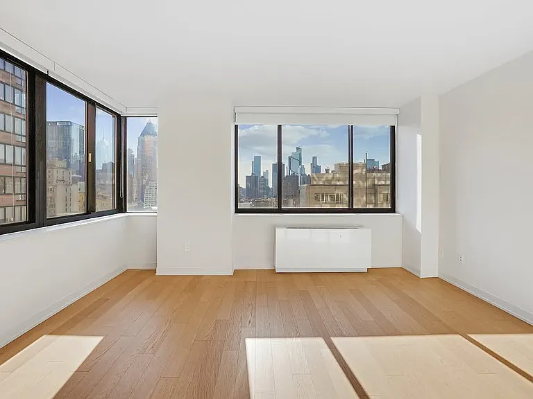 Columbus Cir #N7G — Photo 2