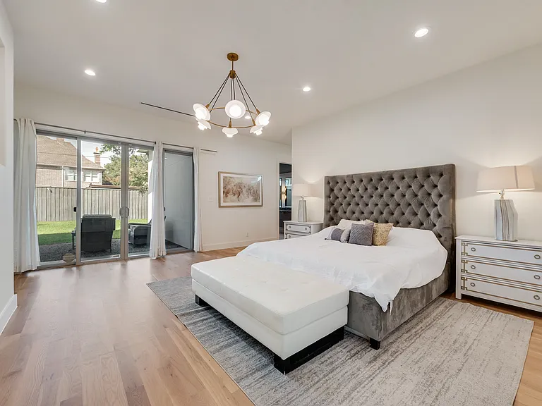 6411 Royal Ln — Photo 14
