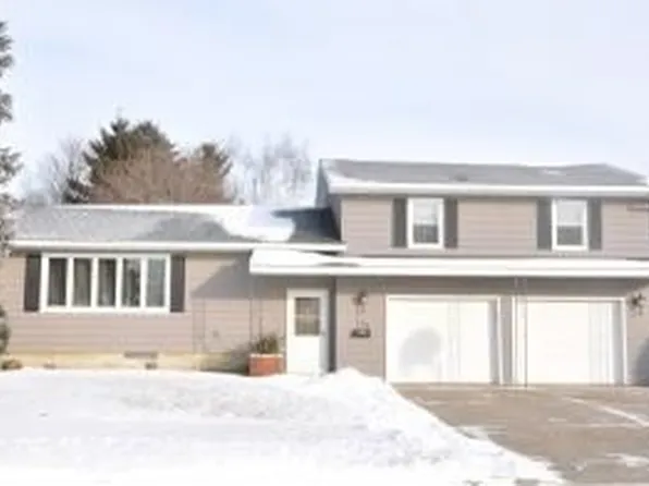 115 6th St SW, Eyota, MN 55934