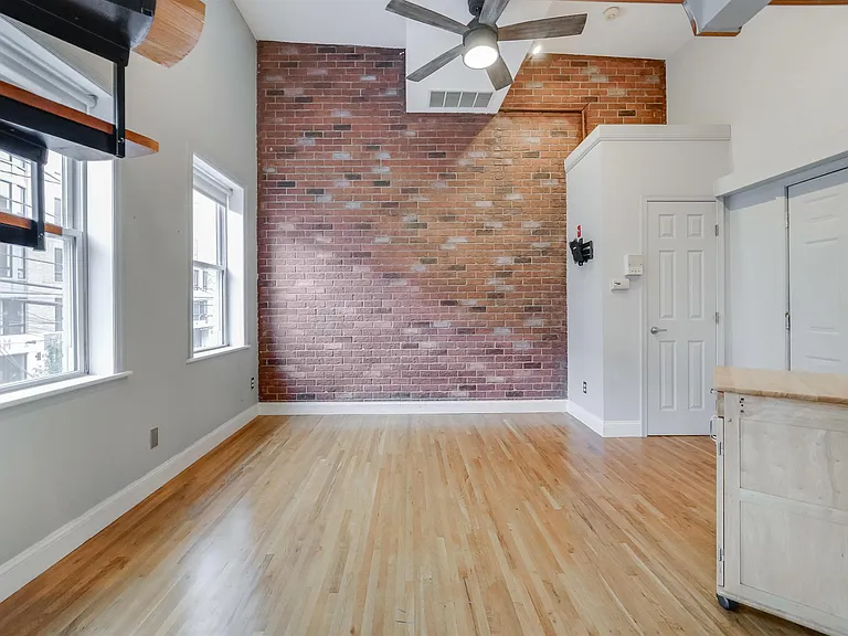 519 Monroe St #2C — Photo 9