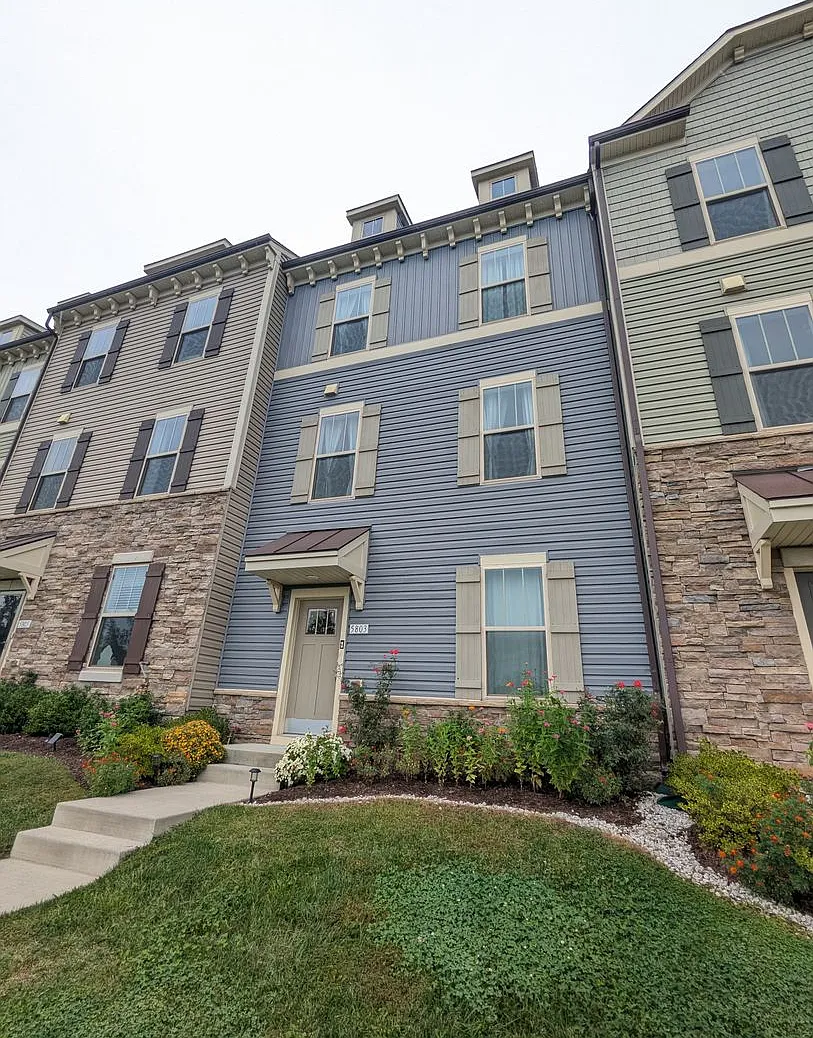 Gorgeous new construction in the Harrington Terrace Community available late September! — Photo 1