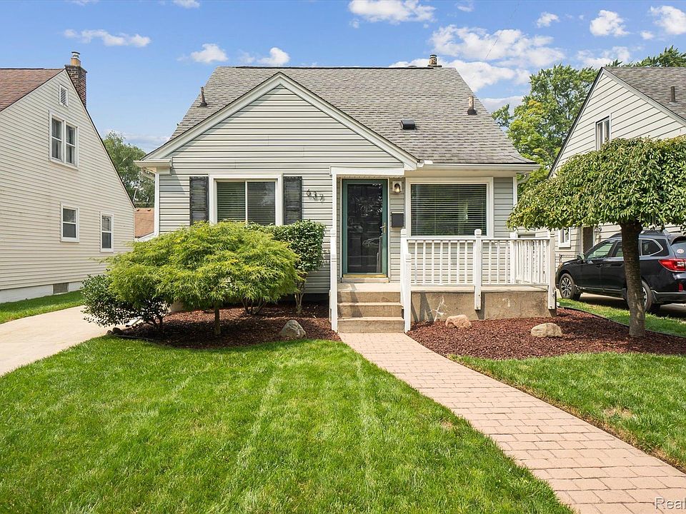 1st image of 637 N Dorchester Ave