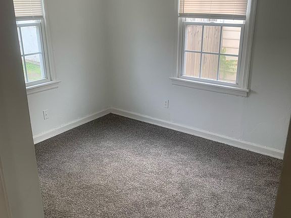 5th image of 2208 E Pembroke Ave