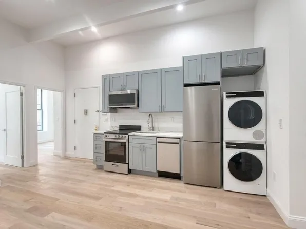 231 East 60th Street image 1 of 13