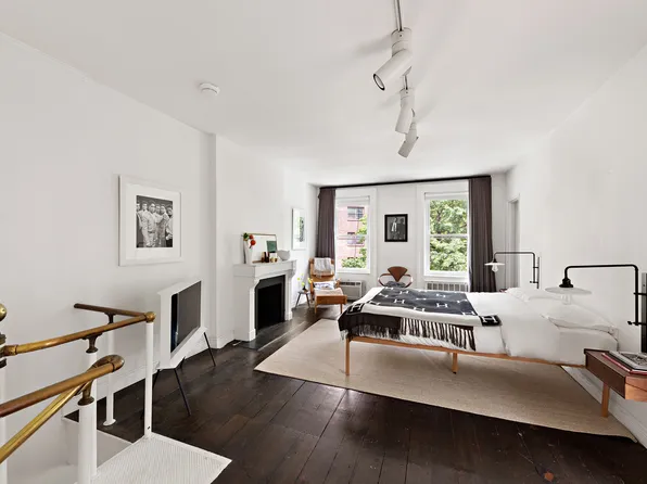 456 West 25th Street image 18 of 21