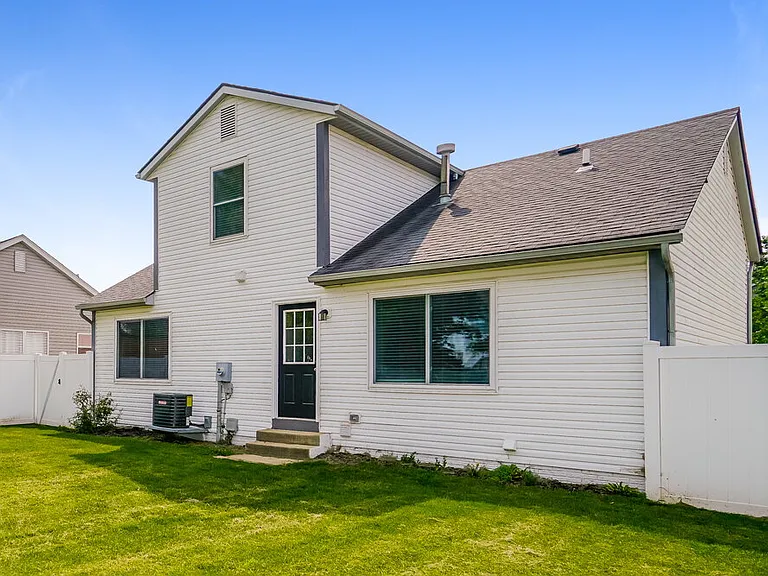 968 Western Run Dr — Photo 17