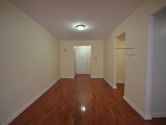 4th image of 35-05 Parsons Blvd #511