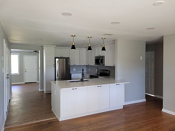 5th image of 1325 Stowe Ave