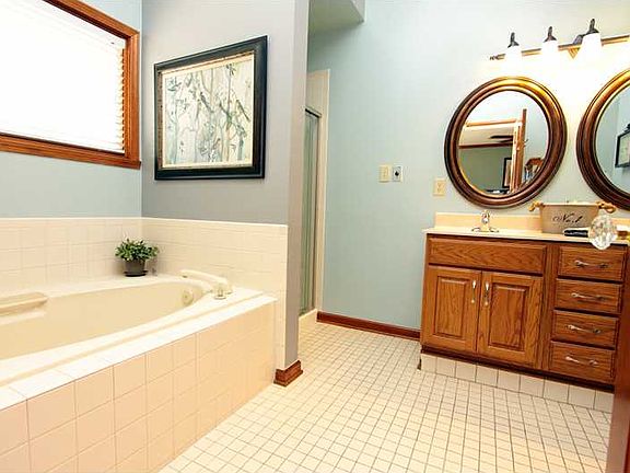 5th image of 9436 Moorings Blvd