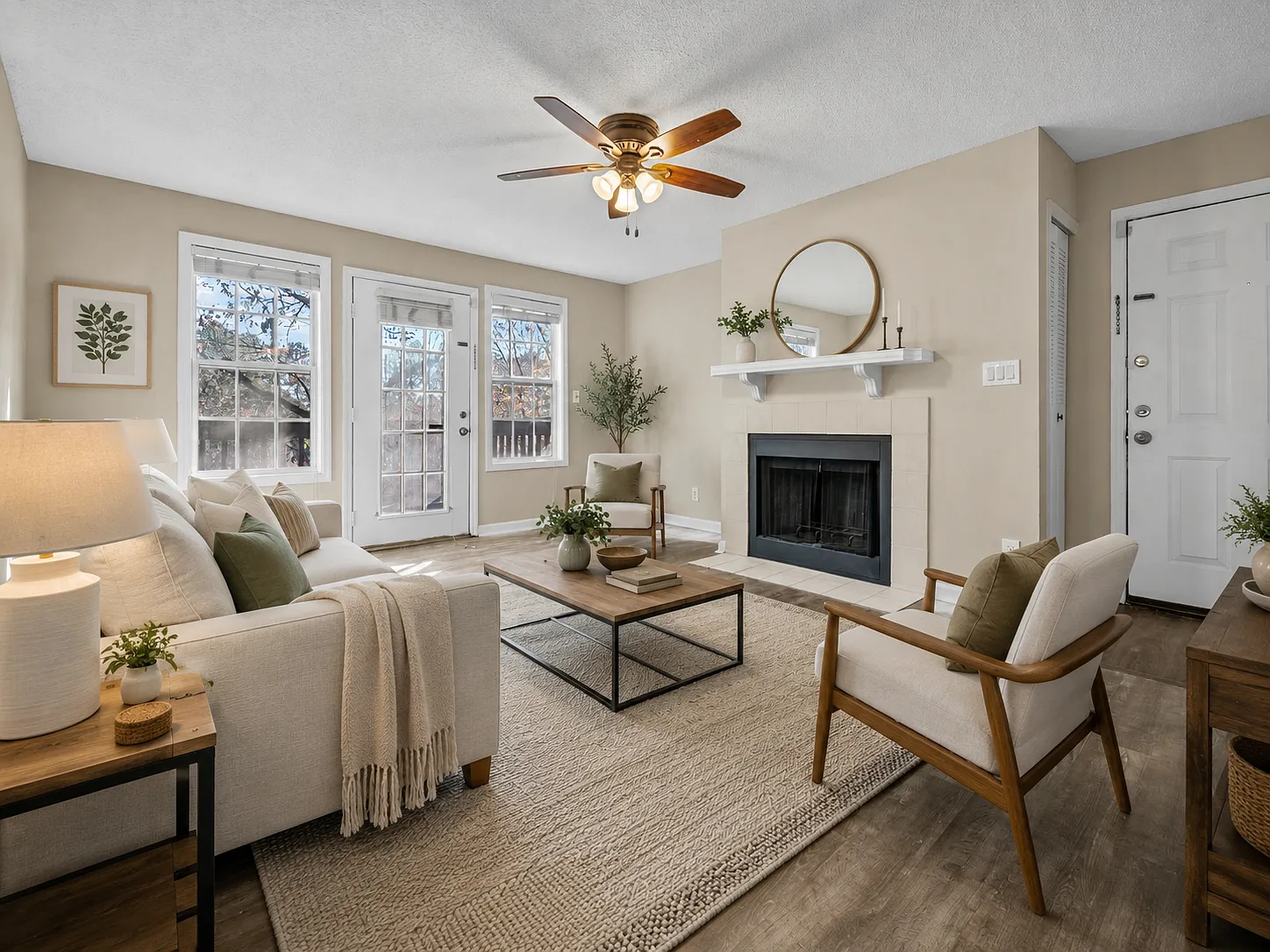 3 bed, 950 sqft, $1,950 — Photo 3