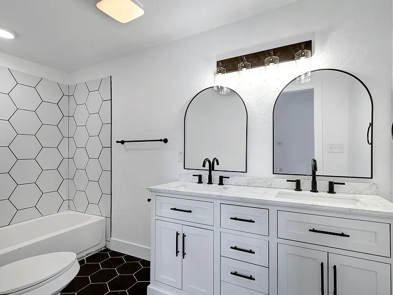 2425 Monterey St — Photo 21