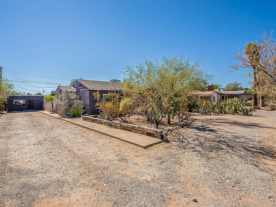 1st image of 2810 E Waverly St