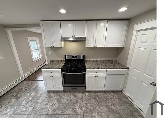 2 bed, 750 sqft, $2,500 — Photo 3