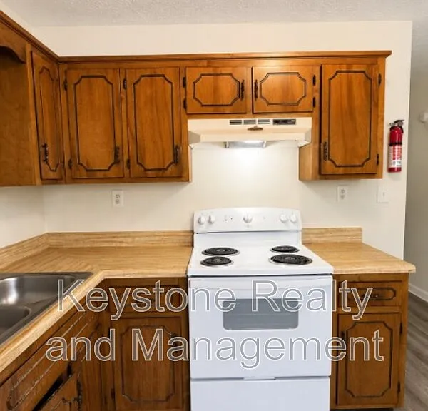 1375 Thompsonville Ln #18 — Photo 5