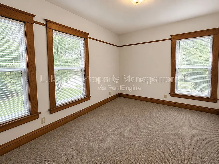 1104 Washington Ave #2 — Photo 8