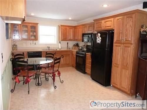 2nd image of 4816 NE 47th St