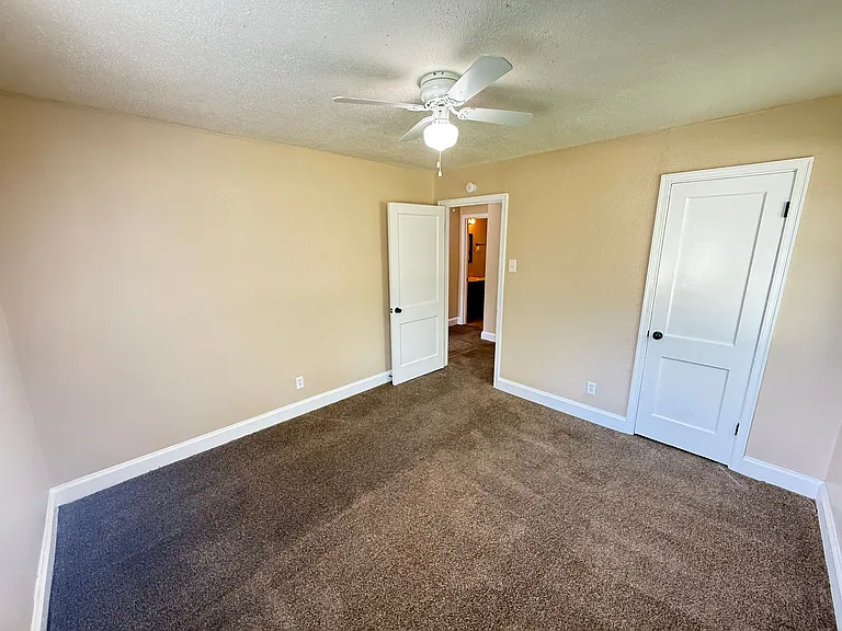 2059 Brighton Rd — Photo 6
