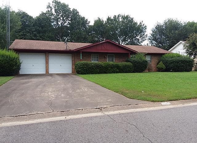 1st image of 1304 S Sidney Ave