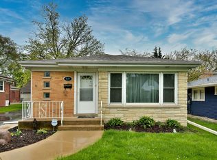 931 S Chatham Ave, Elmhurst, IL 60126