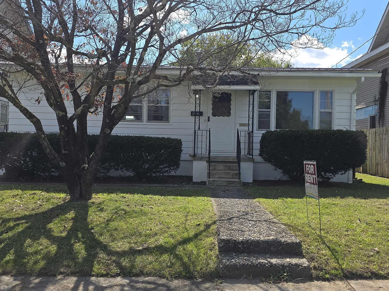 3 bed, 1.5 bath, $1,200 — Photo 2