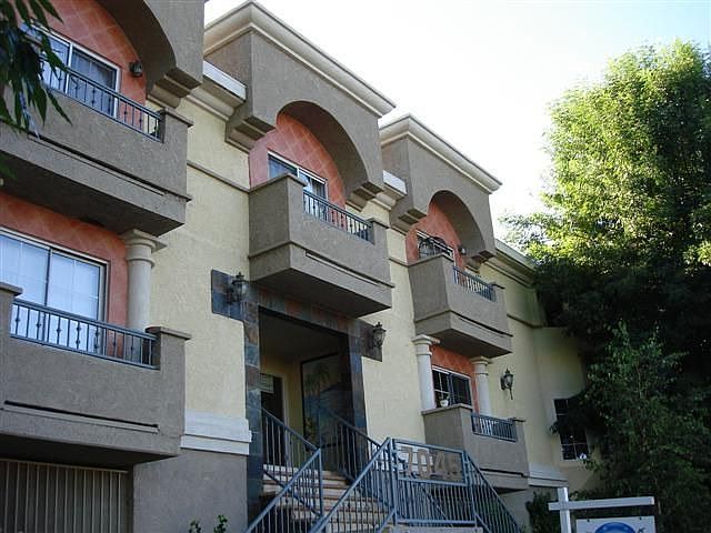 1st image of 7045 Woodley Ave Unit 215