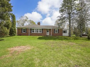 8784 S Chicago Rd, Oak creek, WI 53154