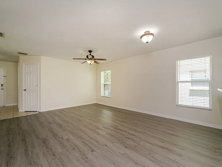 735 Windrose Dr — Photo 5