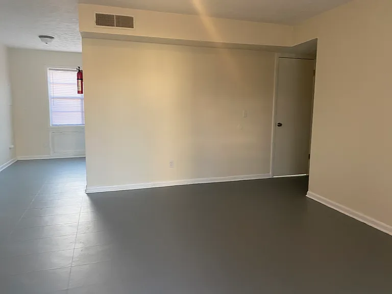 Military Square Apartments — Photo 7